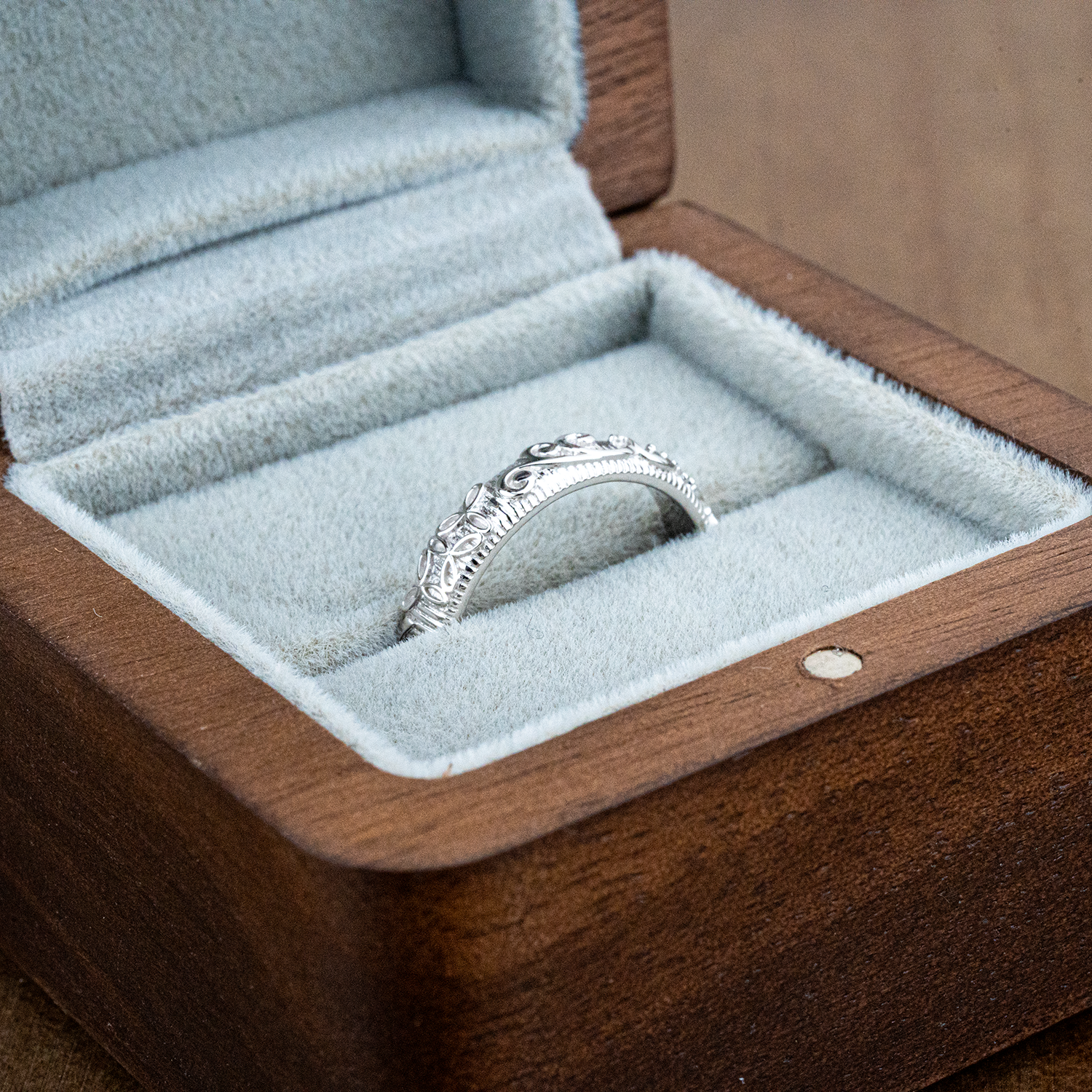 LUMINA - White Gold Leaf Texture Ring Minimalist Style Patterned Ring White Gold Ring