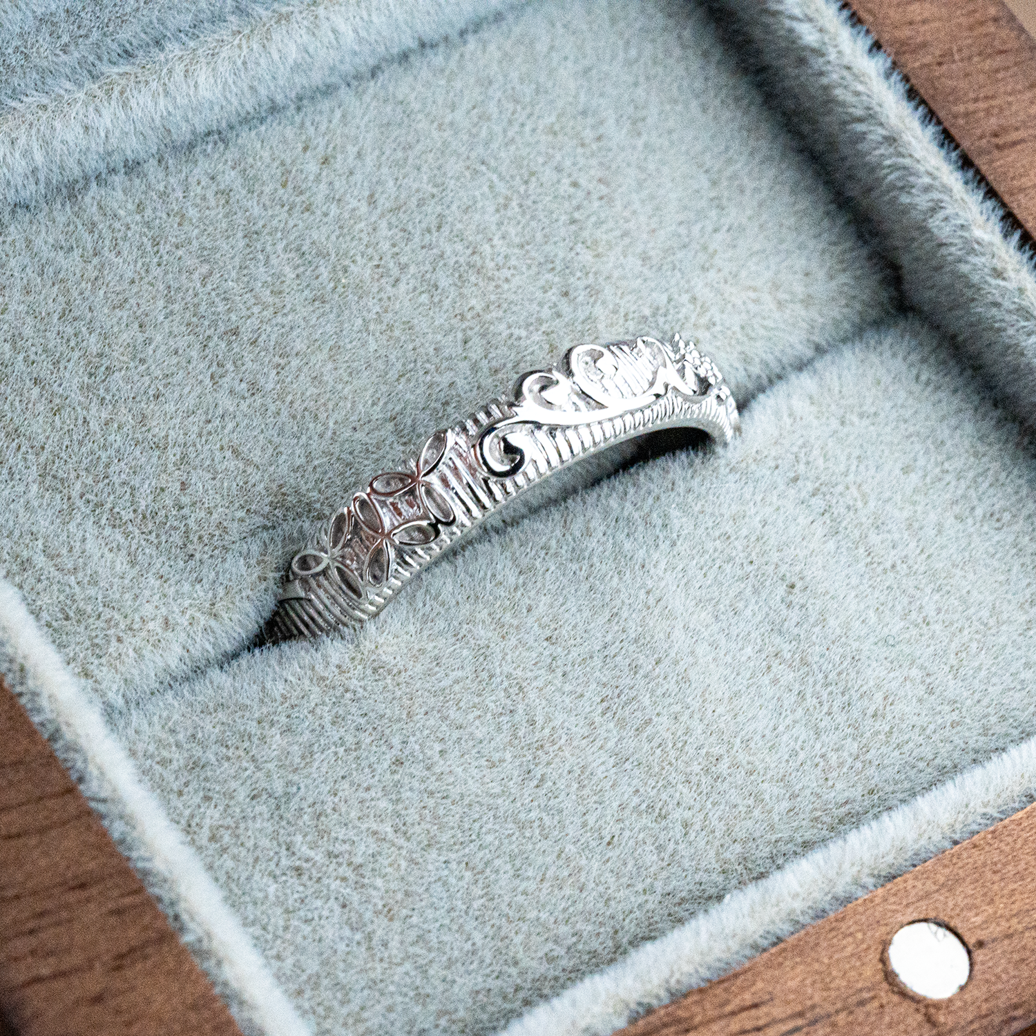 LUMINA - White Gold Leaf Texture Ring Minimalist Style Patterned Ring White Gold Ring