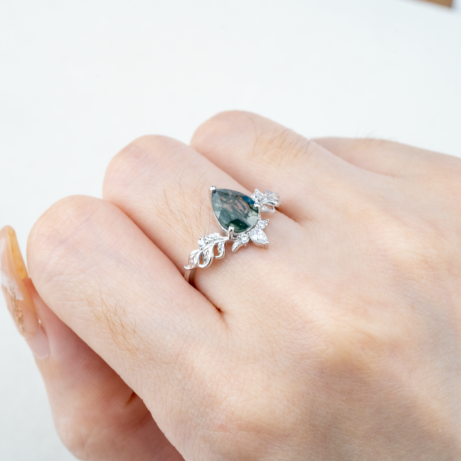 Beautiful Pear Moss Agate White Gold Ring with Moissanite for Engagement