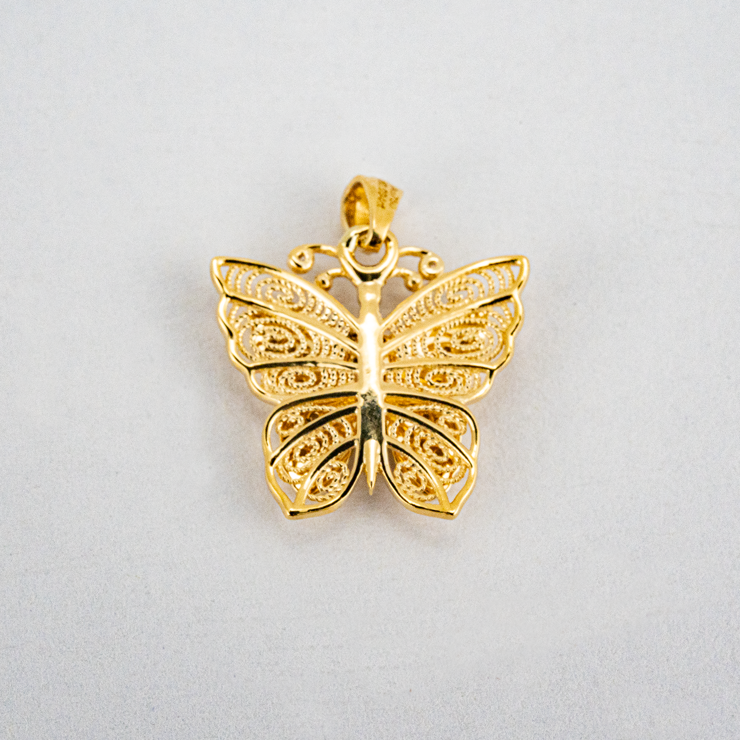 Elegant Timeless Diamond And Yellow Gold Butterfly Pendant Classic Design Gold Pendant