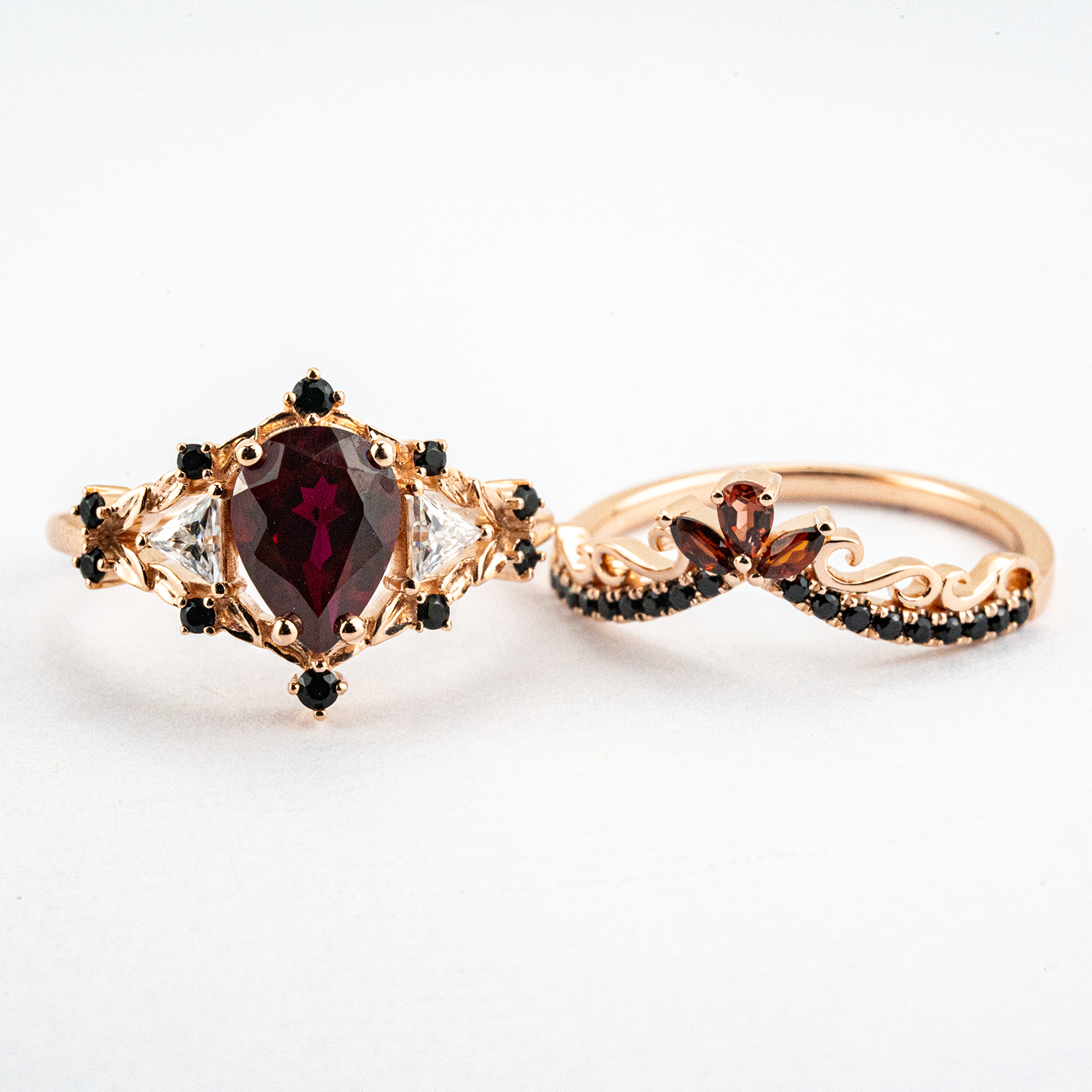 Three-Stone Unique Pear Shaped Garnet Rose Gold Ring Set with Moissanite&Black Onyx Engagement Ring Set