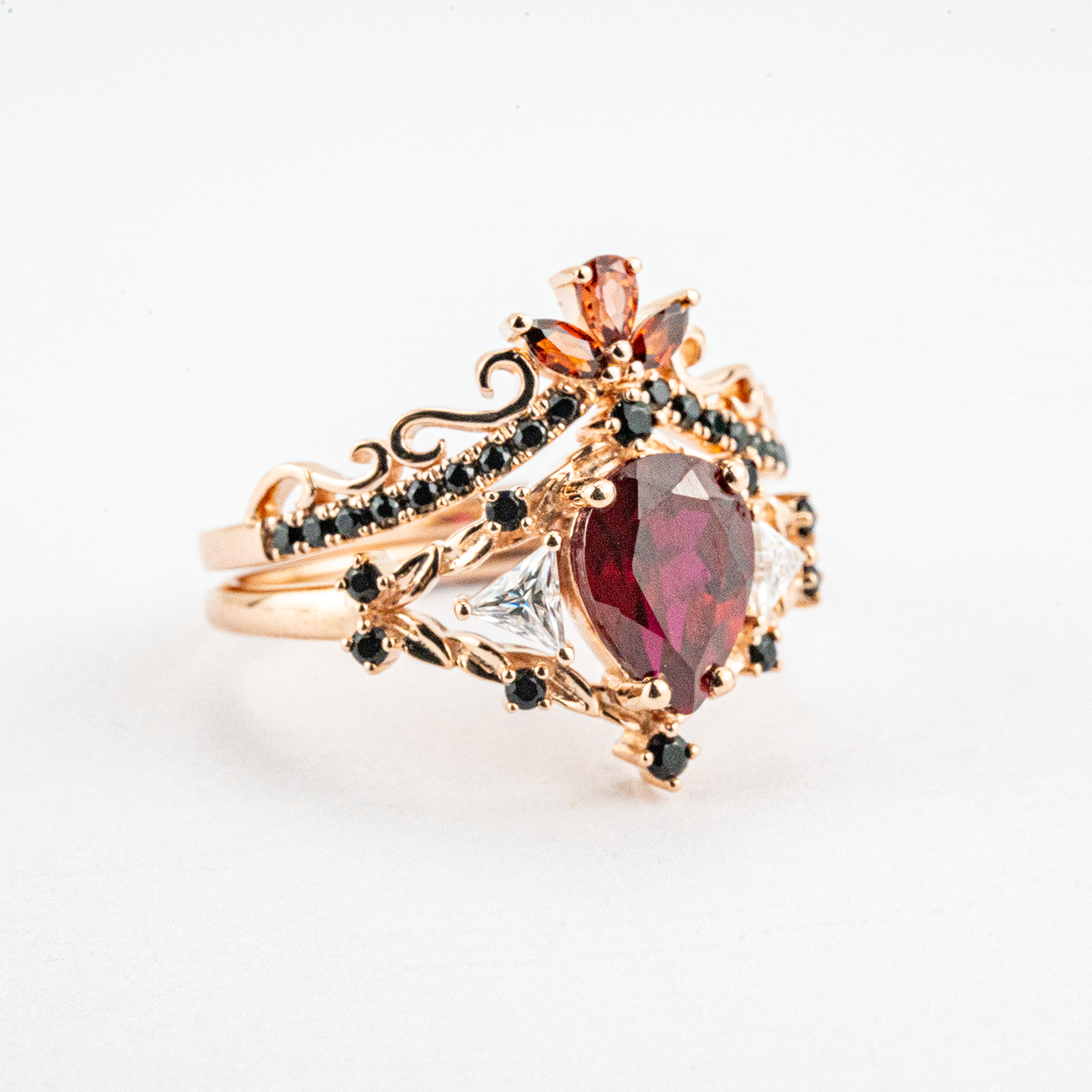 Three-Stone Unique Pear Shaped Garnet Rose Gold Ring Set with Moissanite&Black Onyx Engagement Ring Set