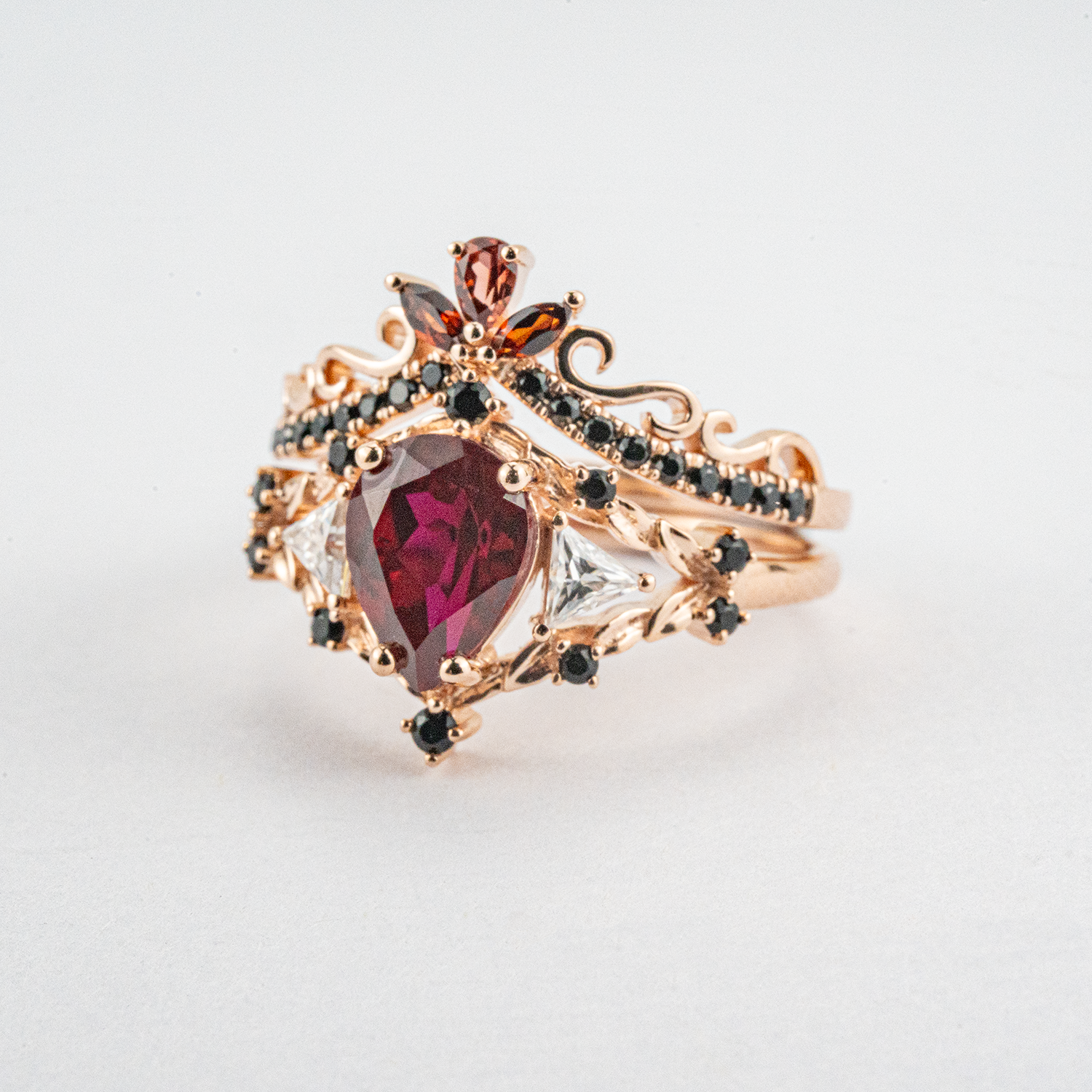 Three-Stone Unique Pear Shaped Garnet Rose Gold Ring Set with Moissanite&Black Onyx Engagement Ring Set