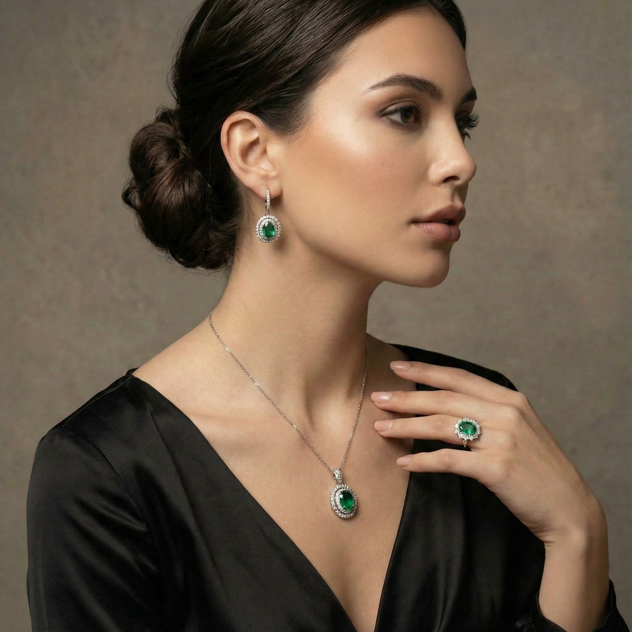 Luxury Natural Emerald Set (Ring, Earrings, Pendant) With Moissanite