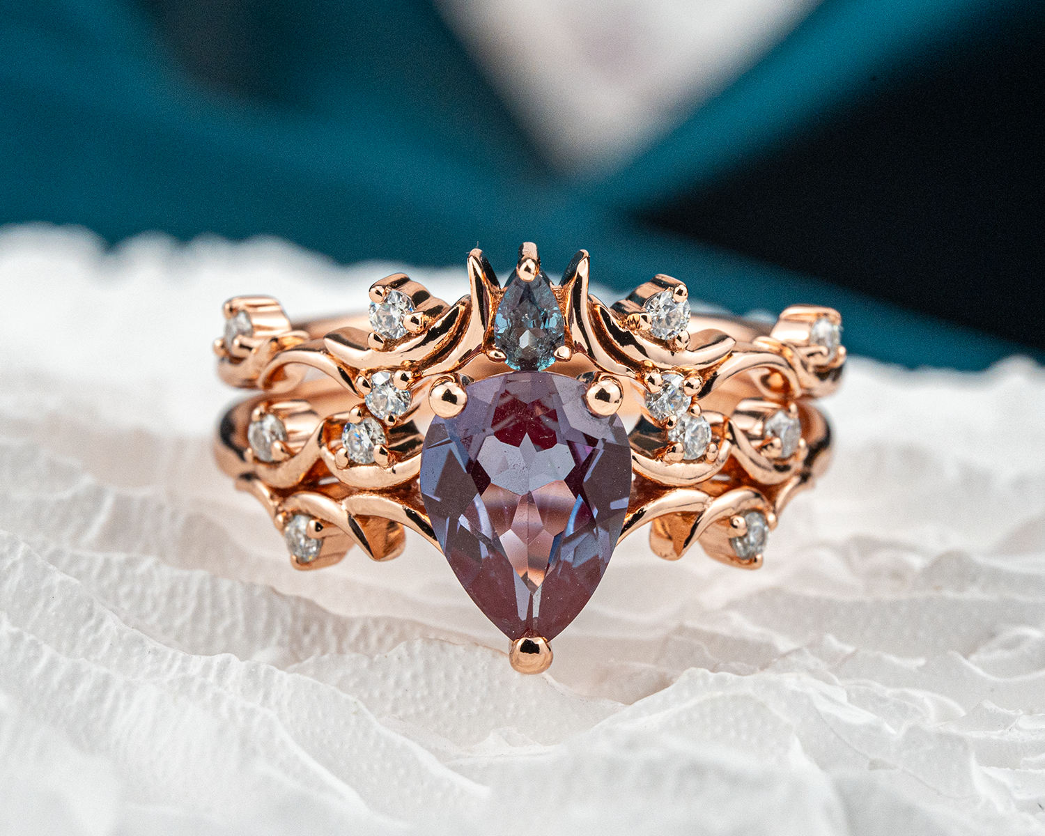 Luxurious Pear Shape Alexandrite Ring Set Nature-Inspired Design