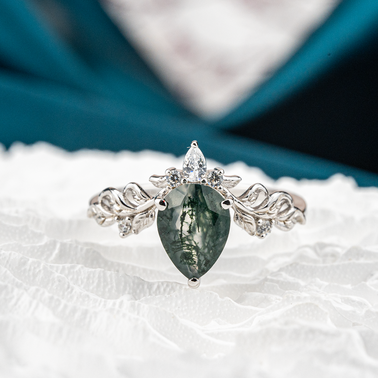Pear-shaped Moss Agate And Moissanite White Gold Ring