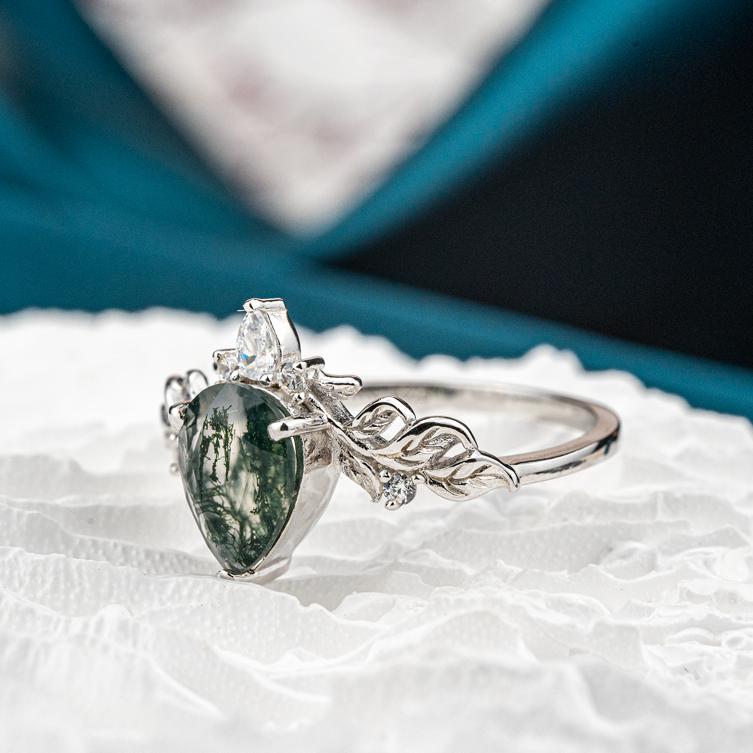 Pear-shaped Moss Agate And Moissanite White Gold Ring