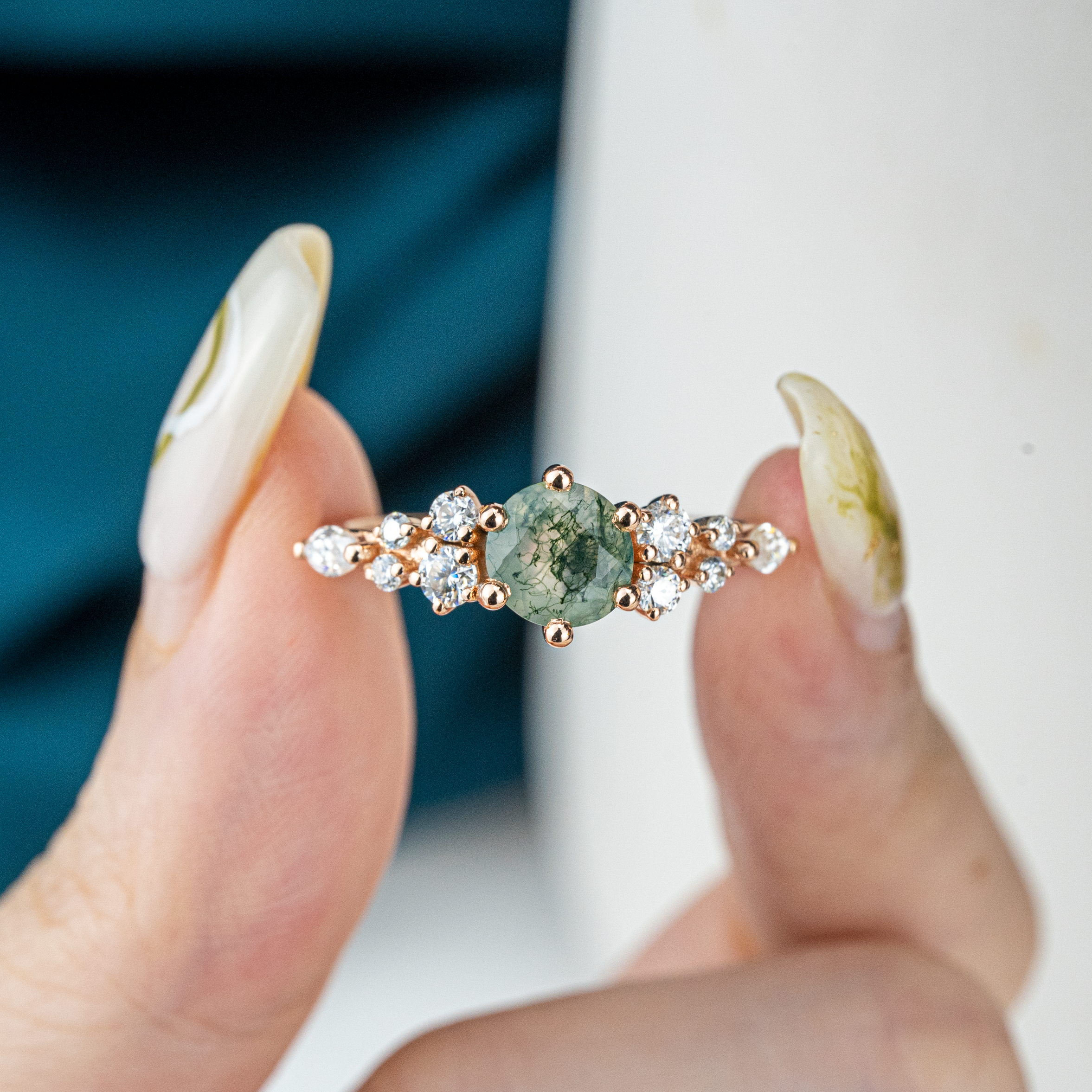 Retro Style Round Moss Agate Rose Gold Ring - Perfect choice for an elegant vintage-inspired engagement piece