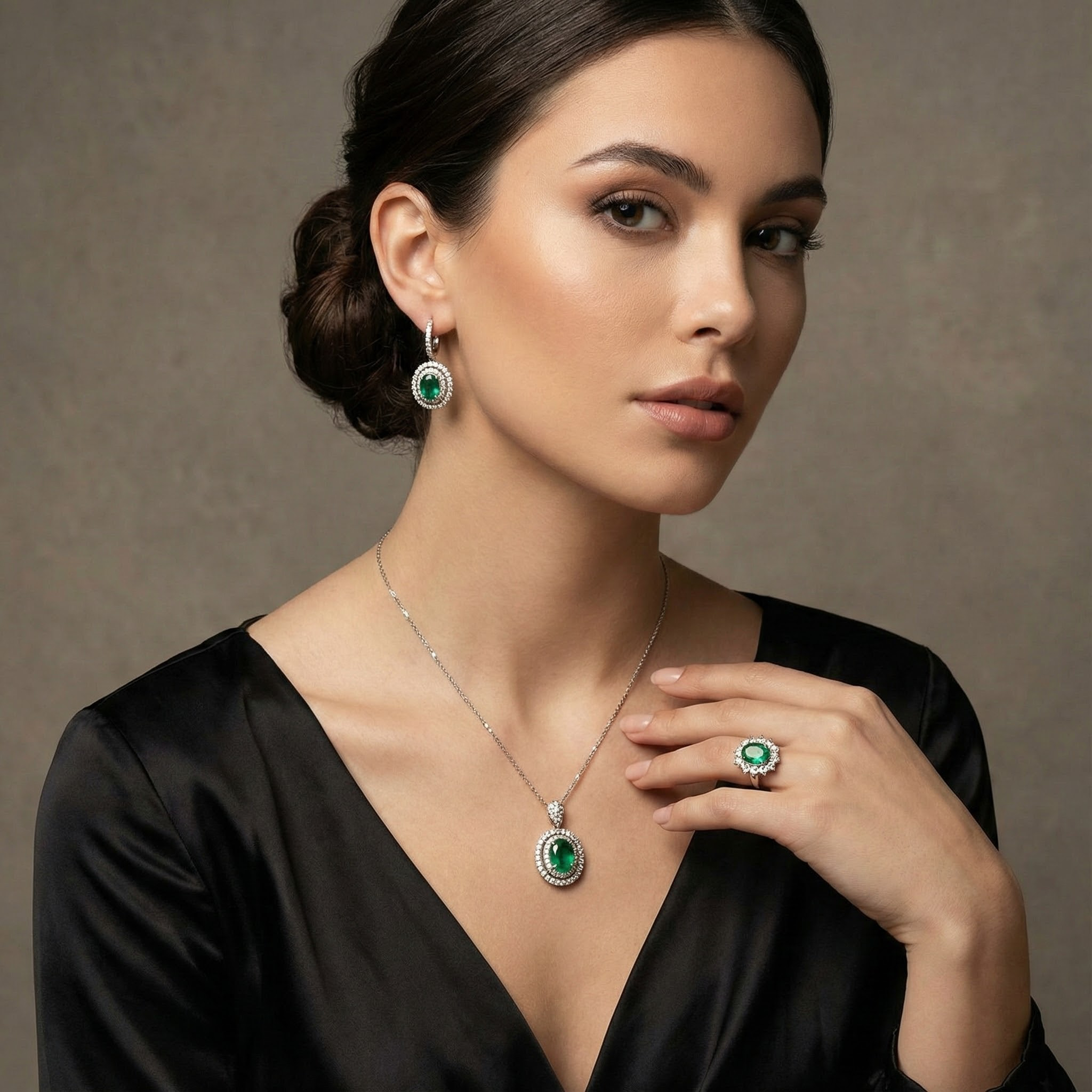 Luxury Natural Emerald Set (Ring, Earrings, Pendant) With Moissanite