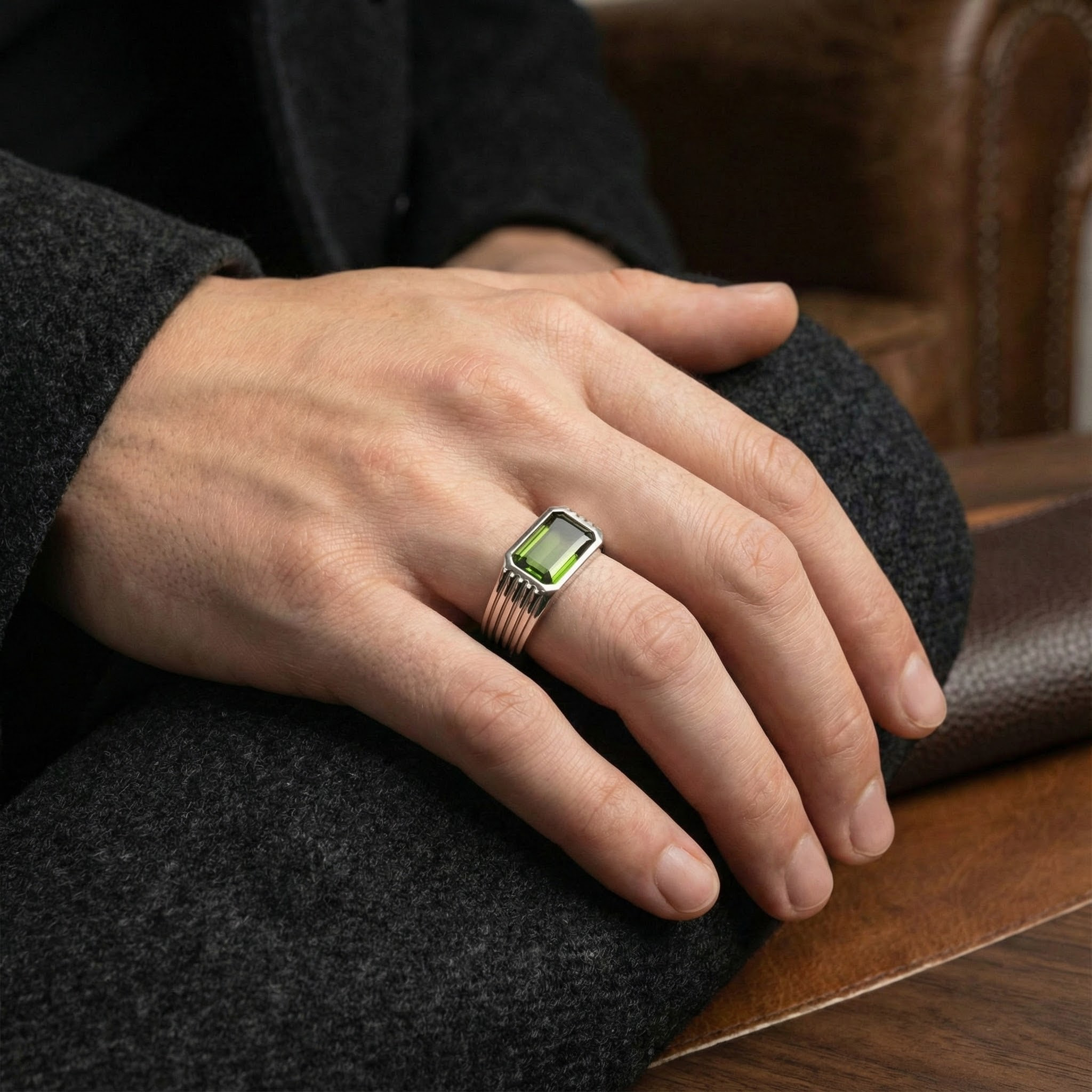 Elegant rectangular tourmaline ring - Luxury jewelry piece