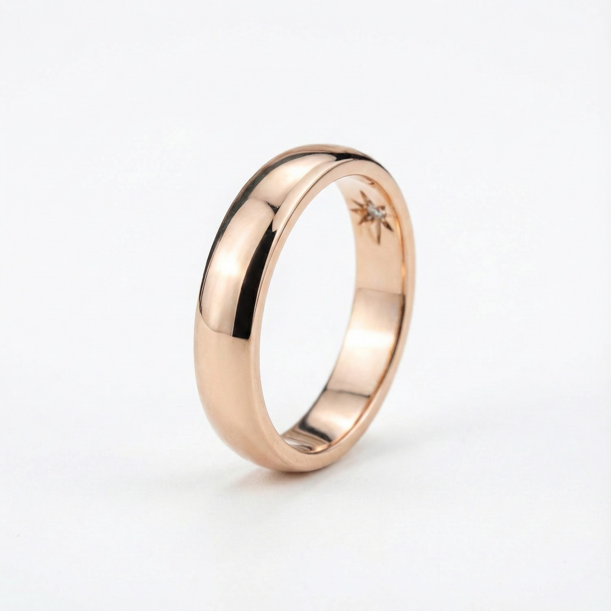 Detailed view of Classic Ring in Gold